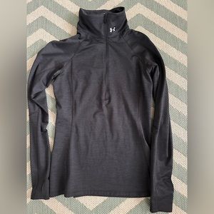 Under armour Ladies cold gear shirt in size medium, color black